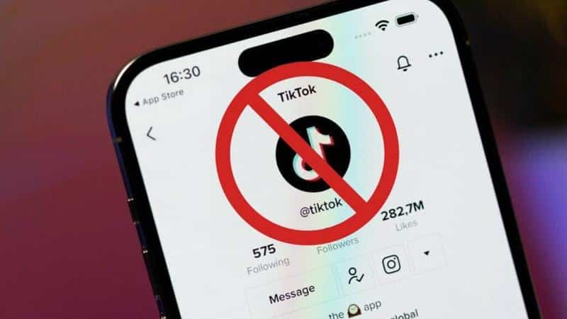 Australia bans social media for under-16s