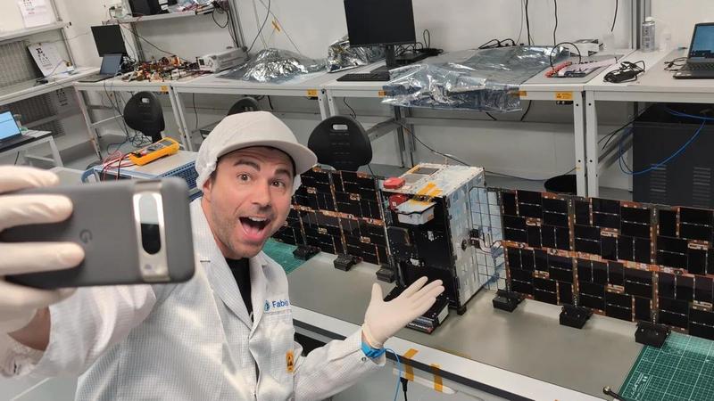 T-Mobile and CrunchLabs: Send Your Pixel Selfie to Space