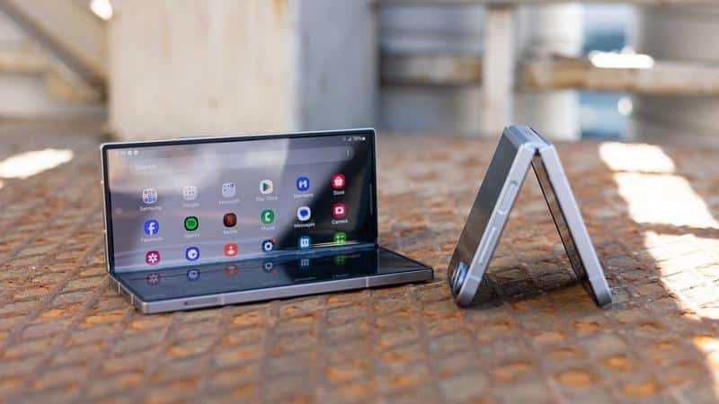 Huawei flip phones challenge Samsung's foldable dominance