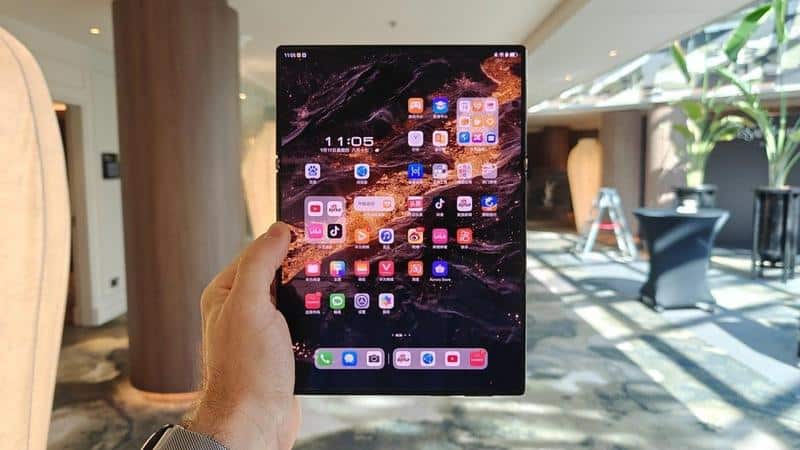 Samsung tri-fold phone leak: camera specs and fast charging revealed