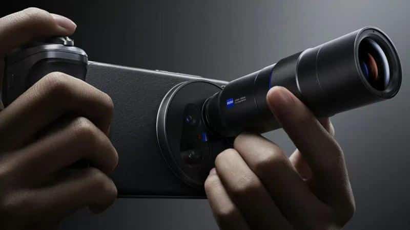 Vivo X200 Ultra debuts with revolutionary detachable 9x zoom lens
