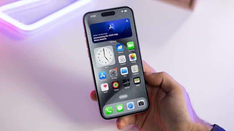 iOS-18.4-bug-installs-random-apps-reviving-deleted-photos-issue