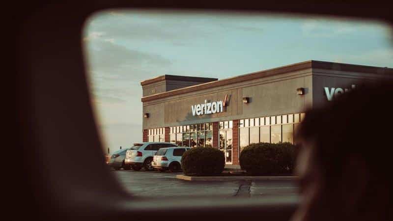 verizon-reps-plead-stop-this-frustrating-customer-habit